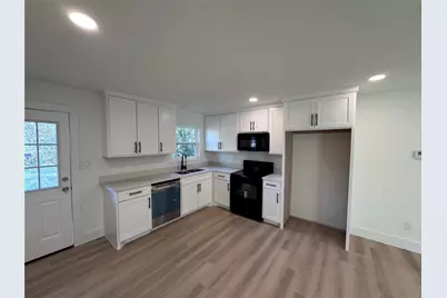 402 Tiawah Drive, Dallas, TX 75217 - Photo 2