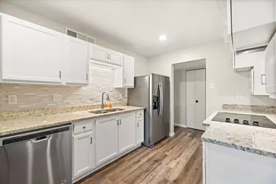 5209 Strickland Avenue, The Colony, TX 75056 - Photo 6