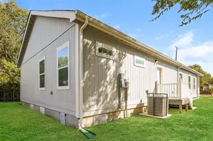 2003 E Overton Rd, Dallas, TX 75216 - Photo 16