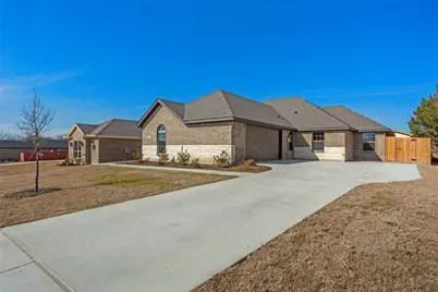 106 E Southbrook Drive, Glenn Heights, TX 75154 - Photo 2