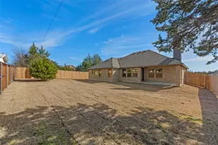 106 E Southbrook Dr, Glenn Heights, TX 75154 - Photo 18