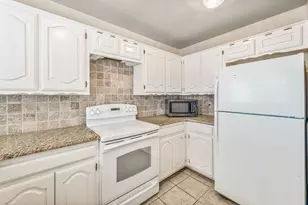 6226 Tezcuco Ct, Granbury, TX 76049 - Photo 10