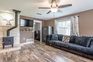 8147 Fawn Cir, Granbury, TX 76049 - Photo 6