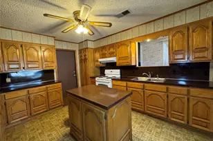 1308 W 12th St, Cisco, TX 76437 - Photo 12
