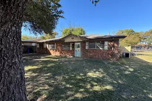 1308 W 12th St, Cisco, TX 76437 - Photo 2