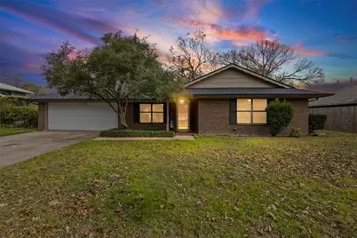 602 N Clay Street, Ennis, TX 75119 - Photo 1