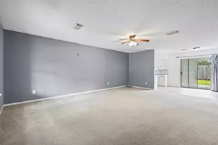 602 N Clay St, Ennis, TX 75119 - Photo 4