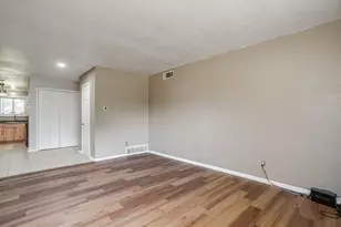 204 Mildred Ln, Benbrook, TX 76126 - Photo 4