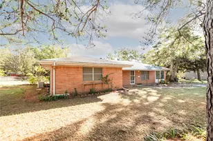 205 Bonham St, Nocona, TX 76255 - Photo 2