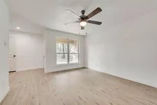 310 Old Mill Ln, Dallas, TX 75107 - Photo 6