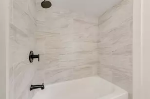 310 Old Mill Ln, Dallas, TX 75107 - Photo 16