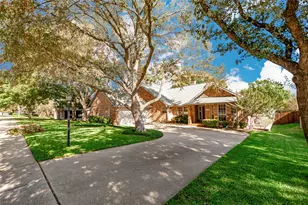 1916 Skelton St, Flower Mound, TX 75022 - Photo 2