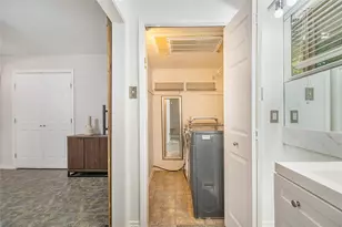 7712 Royal Ln, Dallas, TX 75230 - Photo 16