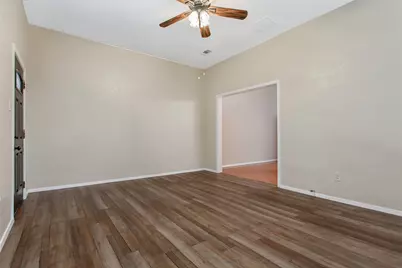 111 1/2 S Henderson Avenue, Dallas, TX 75214 - Photo 4