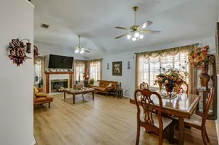 905 Mill Spring Dr, Garland, TX 75040 - Photo 4