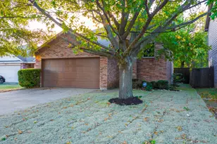 3521 Apple Valley Way, Dallas, TX 75227 - Photo 2