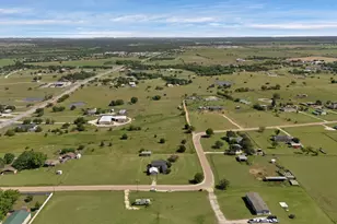 201 Fox Run Rd, Cleburne, TX 76033 - Photo 4