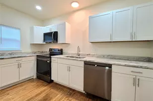 110 W Morton St, Denison, TX 75021 - Photo 8