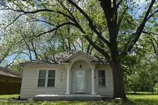 712 E Main St, Whitesboro, TX 76273 - Photo 1