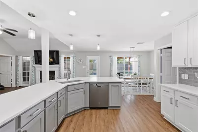 407 Valley View Lane, Krum, TX 76249 - Photo 10