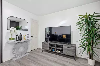 9829 Park Lane Court #B, Dallas, TX 75220 - Photo 6