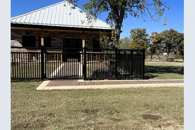 724 Franklin, Bellevue, TX 76228 - Photo 2