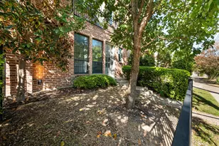 1900 Caddo St, Dallas, TX 75204 - Photo 2