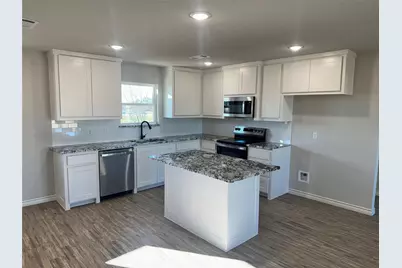 1017 Morgan Court, Springtown, TX 76082 - Photo 2