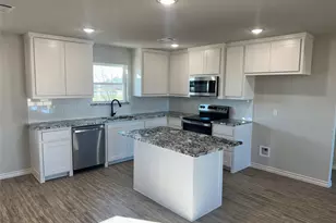 1017 Morgan Ct, Springtown, TX 76082 - Photo 2