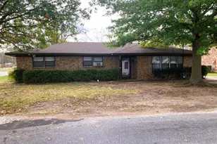 202 W Vernon St, Bells, TX 75414 - Photo 2