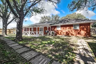 341 Dian St, Burleson, TX 76028 - Photo 28