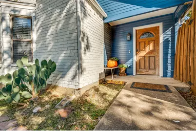 2708 Bridge Lake Drive, Irving, TX 75060 - Photo 2