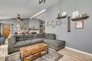 2708 Bridge Lake Dr, Irving, TX 75060 - Photo 4