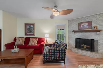 326 Countryside Drive, Irving, TX 75062 - Photo 8