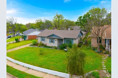 326 Countryside Drive, Irving, TX 75062 - Photo 2