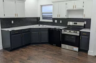 1310 Rosewood Ln, Lancaster, TX 75146 - Photo 4