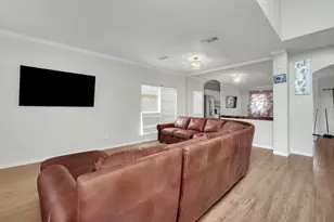 617 Crystal Brook Dr, Saginaw, TX 76179 - Photo 2