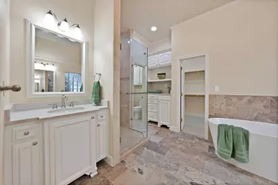 919 Riviera Drive, Mansfield, TX 76063 - Photo 32