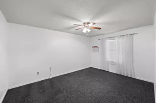 136 N Polk St, DeSoto, TX 75116 - Photo 16