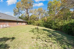 136 N Polk St, DeSoto, TX 75116 - Photo 26