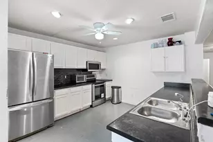 136 N Polk St, DeSoto, TX 75116 - Photo 4