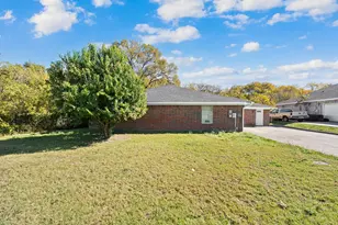 136 N Polk St, DeSoto, TX 75116 - Photo 28