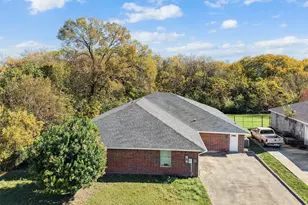 136 N Polk St, DeSoto, TX 75116 - Photo 30