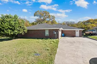 136 N Polk St, DeSoto, TX 75116 - Photo 2