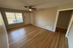 1110 Edinburg Ln, Denton, TX 76209 - Photo 4