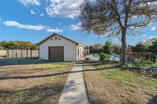 717 Houston St, Anna, TX 75409 - Photo 2