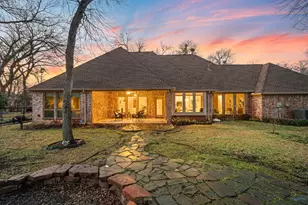 5908 Forest River Dr, Fort Worth, TX 76112 - Photo 2