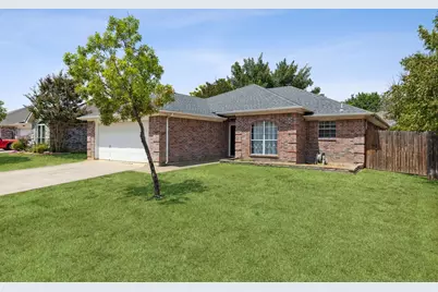 2707 Yorkfield Court, Arlington, TX 76001 - Photo 2