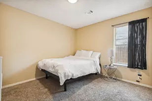 2707 Yorkfield Ct, Arlington, TX 76001 - Photo 20