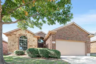 10933 Braemoor Dr, Fort Worth, TX 76052 - Photo 2